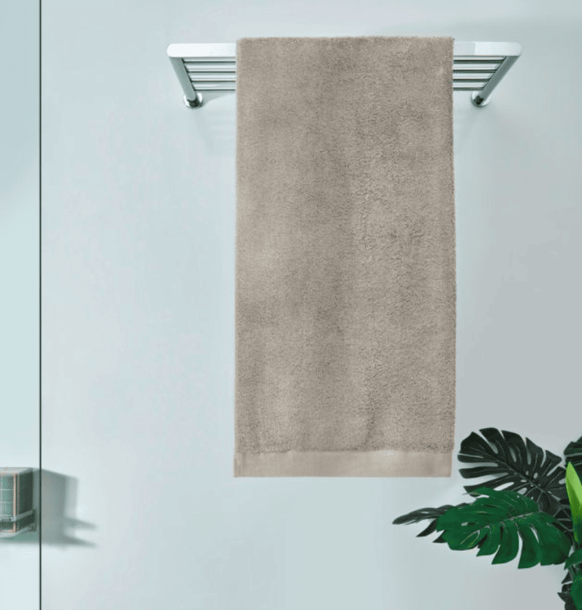 Manufacturer, Exporter, Importer, Supplier, Wholesaler, Retailer, Trader of Solitaire Dove Bath Towel in New Delhi, Delhi, India.