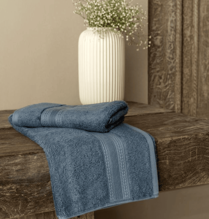 Manufacturer, Exporter, Importer, Supplier, Wholesaler, Retailer, Trader of Towel - 650gsm Blue in New Delhi, Delhi, India.