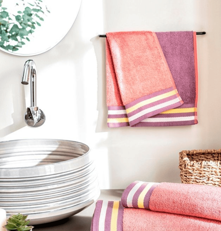 Manufacturer, Exporter, Importer, Supplier, Wholesaler, Retailer, Trader of Zest Lilac Clay Hand Towel in New Delhi, Delhi, India.